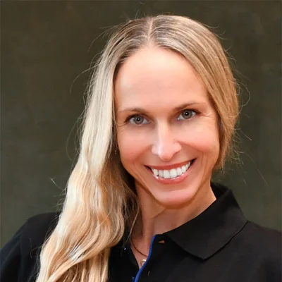 Julia Vogl, Mag.